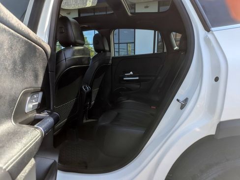 Used 2021 Mercedes-Benz GLA 250 4MATIC image 39