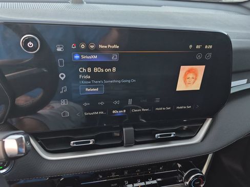 Used 2026 Chevrolet Equinox LT FWD image 16