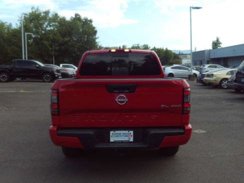 Used 2024 Nissan Frontier SL w/ Technology Package AWD/4WD image 5