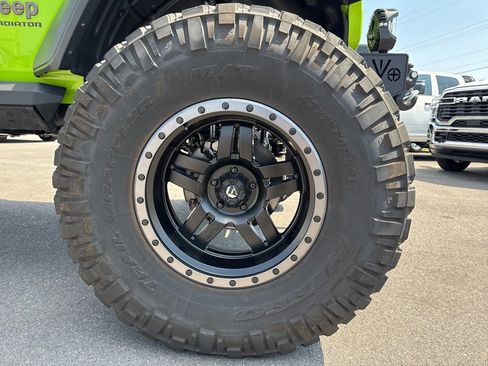 Used 2021 Jeep Gladiator Rubicon w/ LED Lighting Group image 11