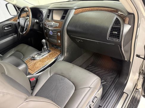 Used 2017 INFINITI QX80 4WD w/ Driver Assistance Package image 30