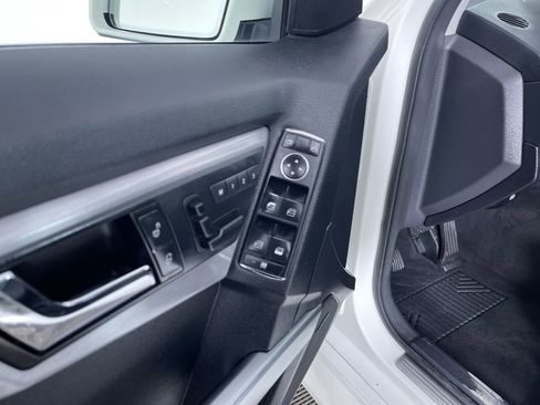 Used 2010 Mercedes-Benz GLK 350 4MATIC image 14