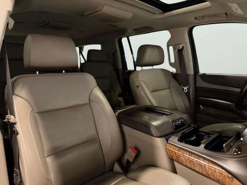 Used 2018 Chevrolet Suburban Premier AWD/4WD image 29