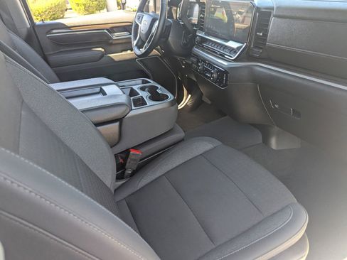 Certified 2025 Chevrolet Silverado 2500 LT w/ Convenience Package image 12