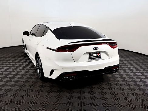 Used 2018 Kia Stinger GT2 image 10