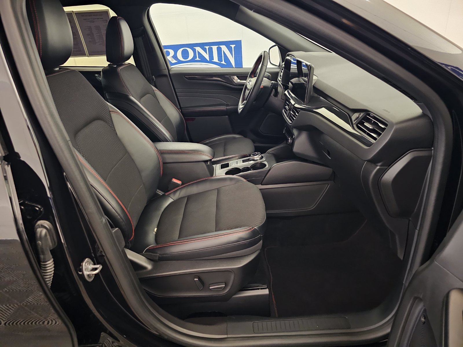 Used 2023 Ford Escape ST-Line Select w/ Tech Pack #2 AWD/4WD image 25