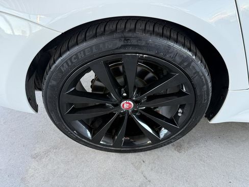 Used 2017 Jaguar XJ R-Sport image 37