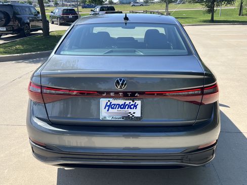 Used 2025 Volkswagen Jetta S FWD image 9