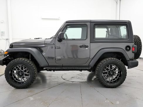Used 2024 Jeep Wrangler Sport AWD/4WD image 4
