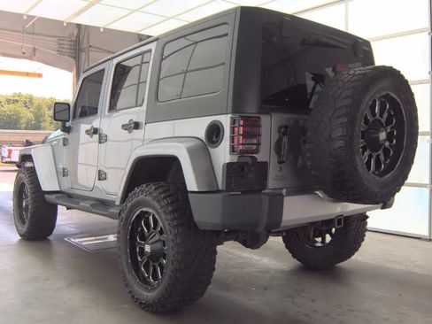 Used 2015 Jeep Wrangler Unlimited Sahara w/ Connectivity Group AWD/4WD image 4