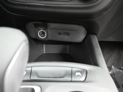 Used 2025 Chevrolet Trax LS w/ LS Convenience Package FWD image 27