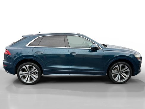 Used 2019 Audi Q8 Prestige w/ Luxury Package image 6