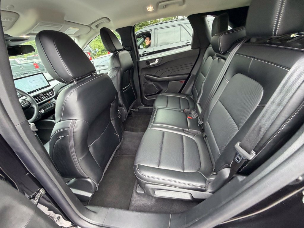 Used 2025 Ford Escape Platinum AWD/4WD image 45