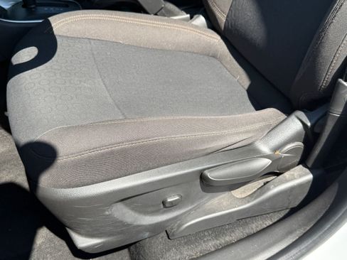 Used 2020 Chevrolet Trax LS FWD image 15