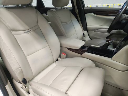 Used 2013 Cadillac XTS Premium image 10