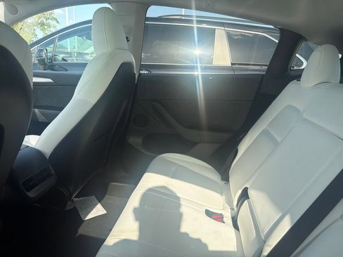 Used 2023 Tesla Model Y Long Range AWD/4WD image 3