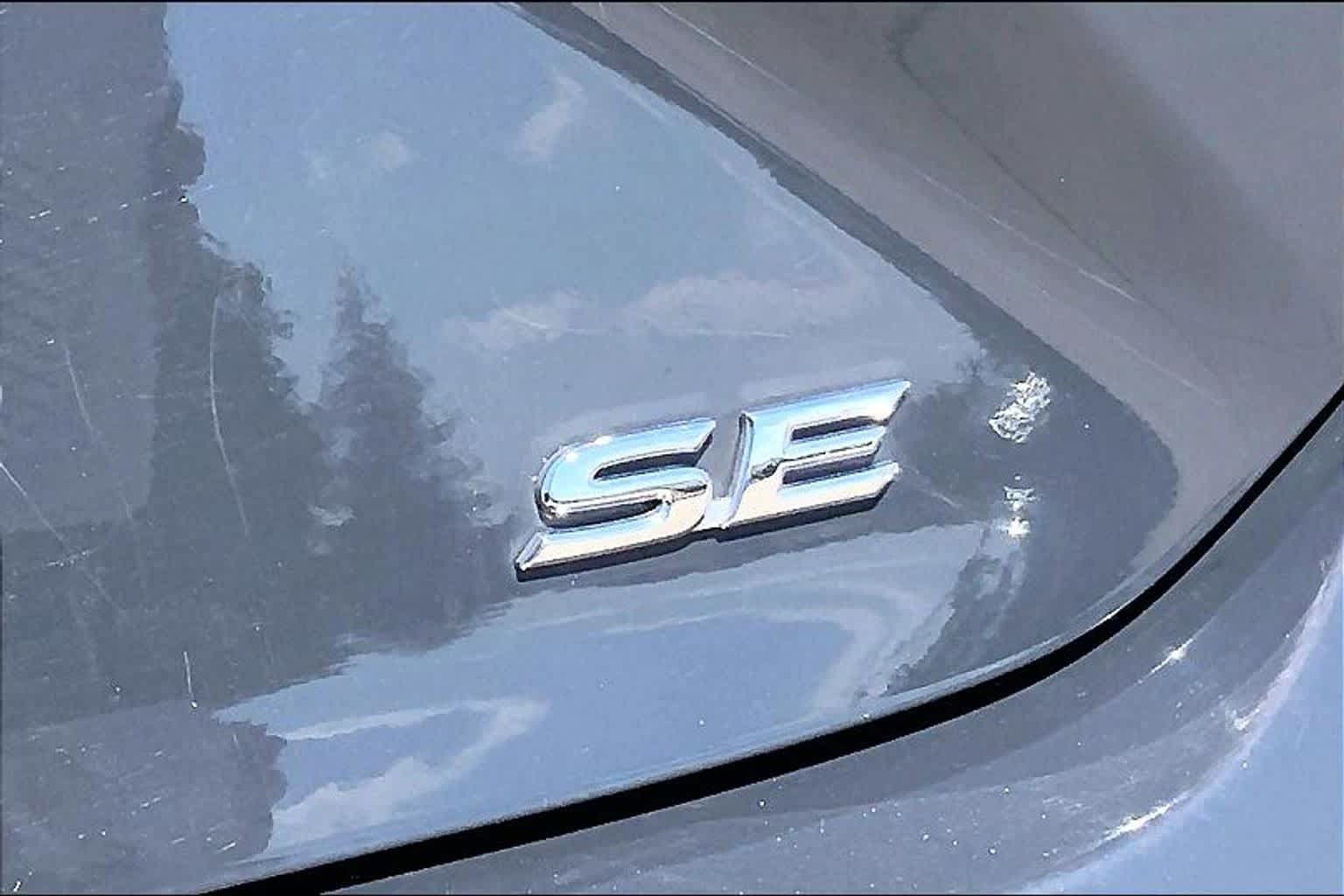 Used 2025 Toyota Camry SE FWD image 10