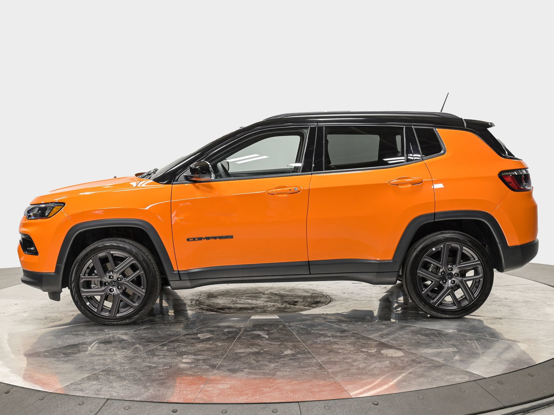 Used 2026 Jeep Compass Limited AWD/4WD image 2