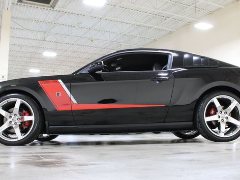Used 2012 Ford Mustang GT Premium w/ Electronics Pkg RWD image 26
