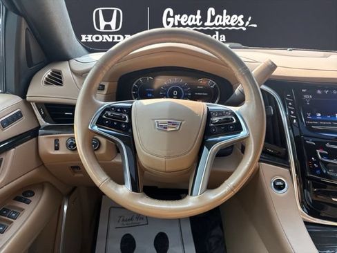 Used 2019 Cadillac Escalade Platinum AWD/4WD image 12
