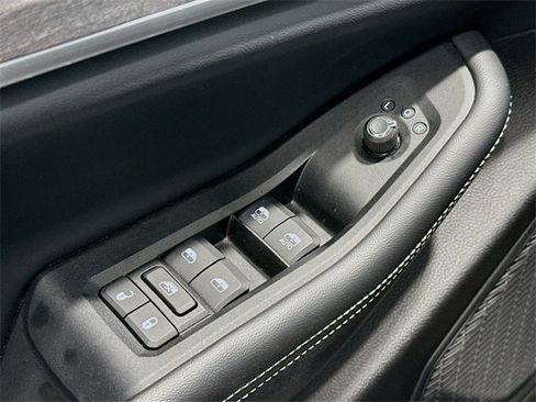 Used 2024 Jeep Grand Cherokee Limited image 17