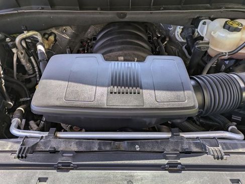 Used 2023 Chevrolet Suburban Premier image 36