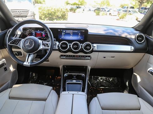 Used 2026 Mercedes-Benz GLB 250 image 10