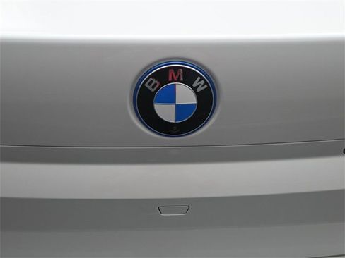 New 2025 BMW i7 xDrive60 w/ Executive Package image 16
