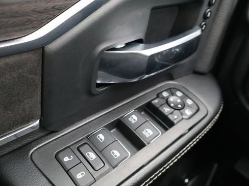 New 2026 RAM 2500 Laramie AWD/4WD image 19