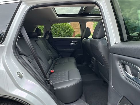 New 2025 Nissan Rogue Platinum image 17