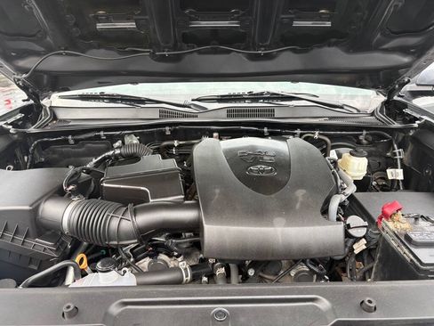 Used 2021 Toyota Tacoma TRD Sport AWD/4WD image 24