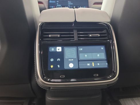 Used 2023 Rivian R1S Launch Edition image 30