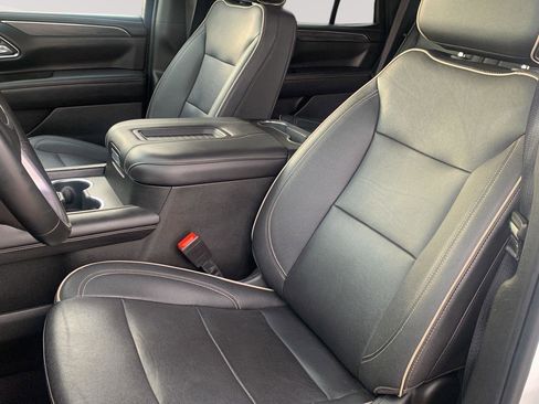 Used 2023 GMC Yukon SLT image 15