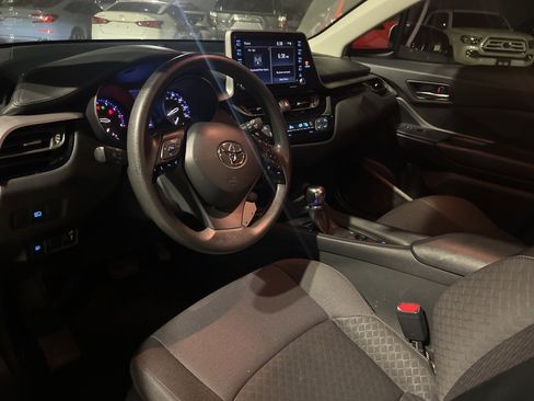 Used 2020 Toyota C-HR LE image 8