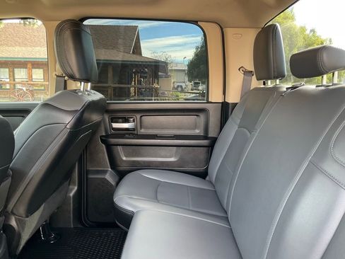 Used 2019 RAM 3500 Tradesman w/ Chrome Appearance Group image 29