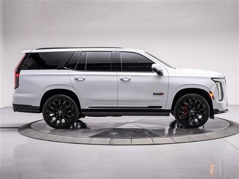 Used 2026 Cadillac Escalade V w/ LPO, ONYX Package AWD/4WD image 6