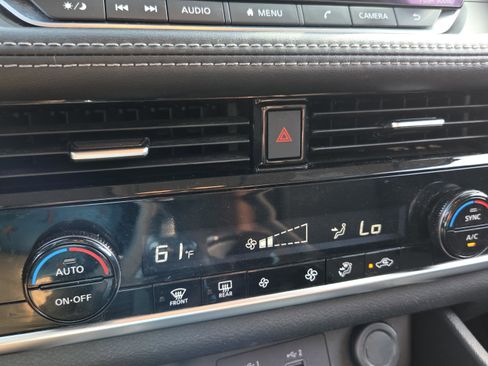 Used 2021 Nissan Rogue SV FWD image 20