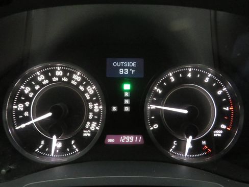 Used 2010 Lexus IS 250C RWD image 25