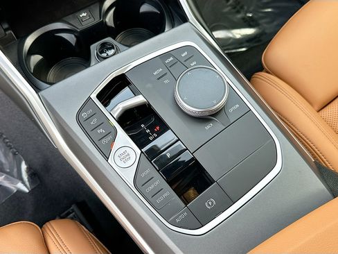 New 2025 BMW 230i Coupe w/ Convenience Package RWD image 16