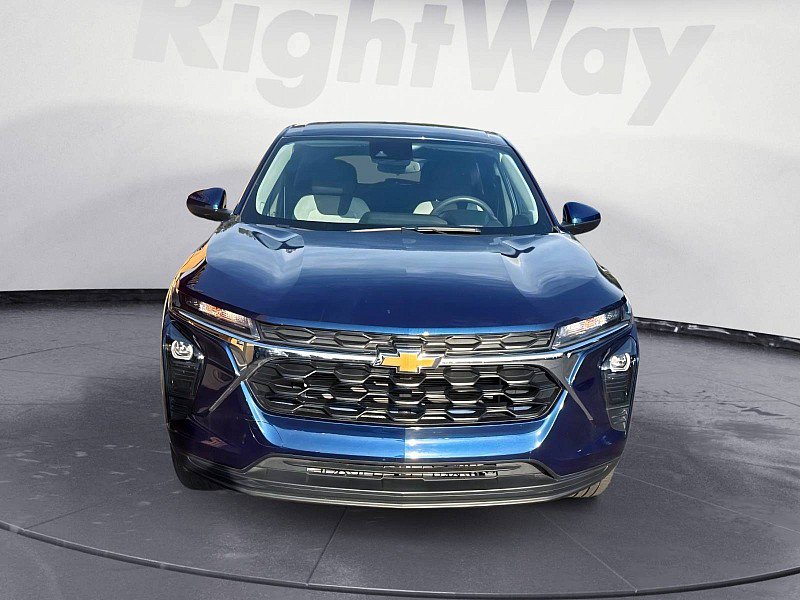 Used 2024 Chevrolet Trax LS w/ LS Convenience Package FWD image 8