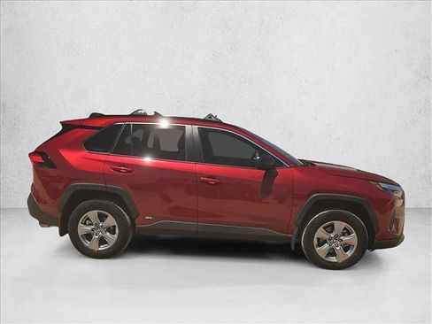 Used 2024 Toyota RAV4 LE AWD/4WD image 4