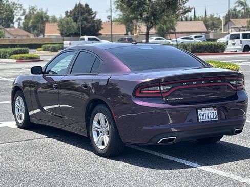 Used 2021 Dodge Charger SXT w/ Leather Interior Group RWD image 5