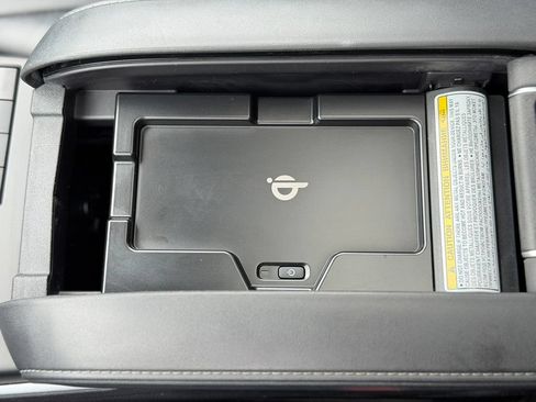 Used 2021 Toyota Highlander XLE AWD/4WD image 22