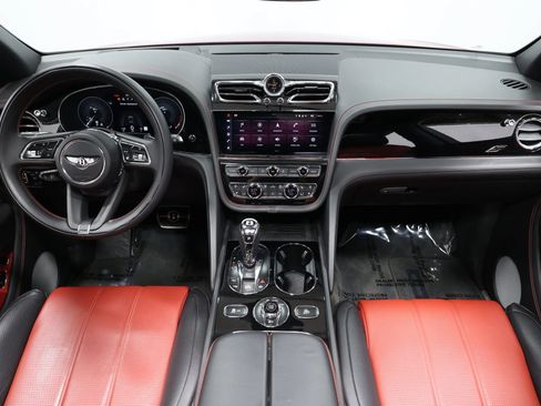 Used 2022 Bentley Bentayga AWD/4WD image 57