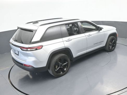 Used 2023 Jeep Grand Cherokee Altitude AWD/4WD image 54