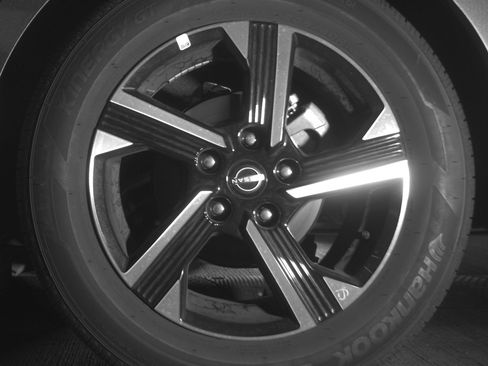 Used 2025 Nissan Sentra SV image 14