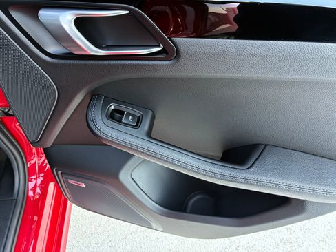 Certified 2023 Porsche Macan S image 24