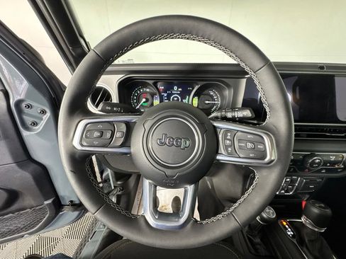 Certified 2025 Jeep Wrangler Unlimited Sahara AWD/4WD image 20