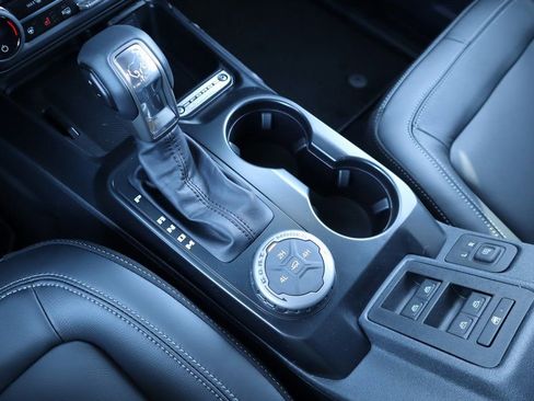 New 2025 Ford Bronco Outer Banks AWD/4WD image 9