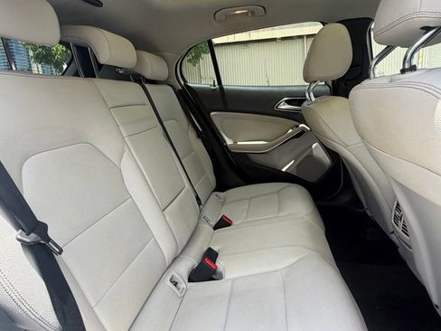 Used 2019 Mercedes-Benz GLA 250 image 18
